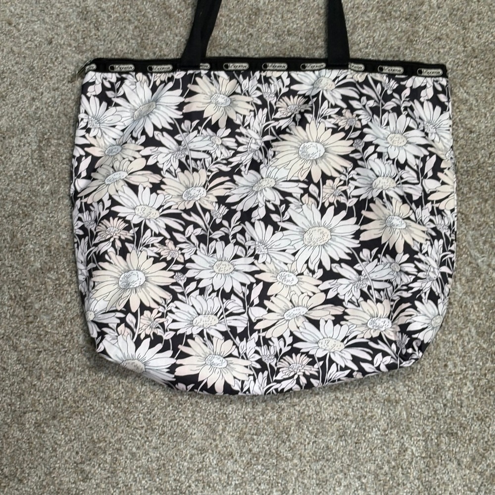 LeSportsac Tote Bag Womens Large Black White Daisy Floral Nylon Travel Zip Close